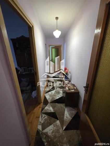 Apartament cu 3 camere semidecomandat în Micro II