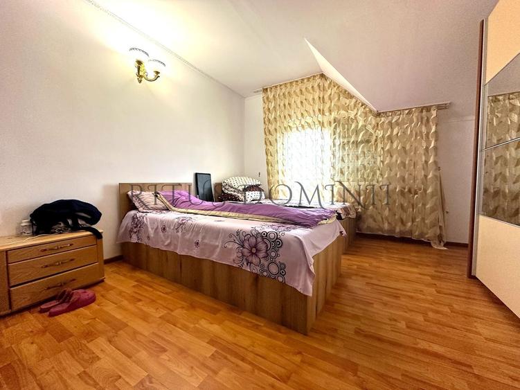Casă individuală cu 6 camere cu Canalizare în Oncea