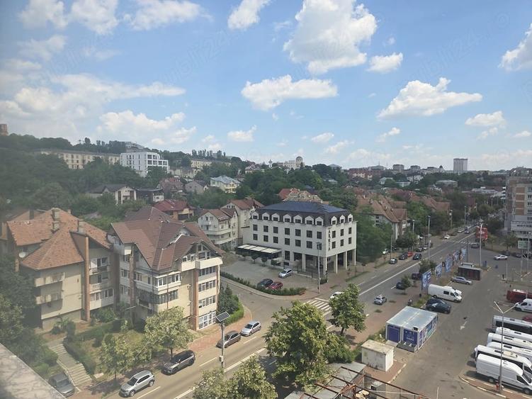 Garsonieră decomandată în Semicentral