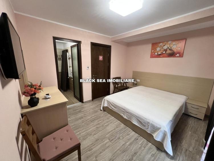 Casă individuală cu 7 camere cu Canalizare în Central