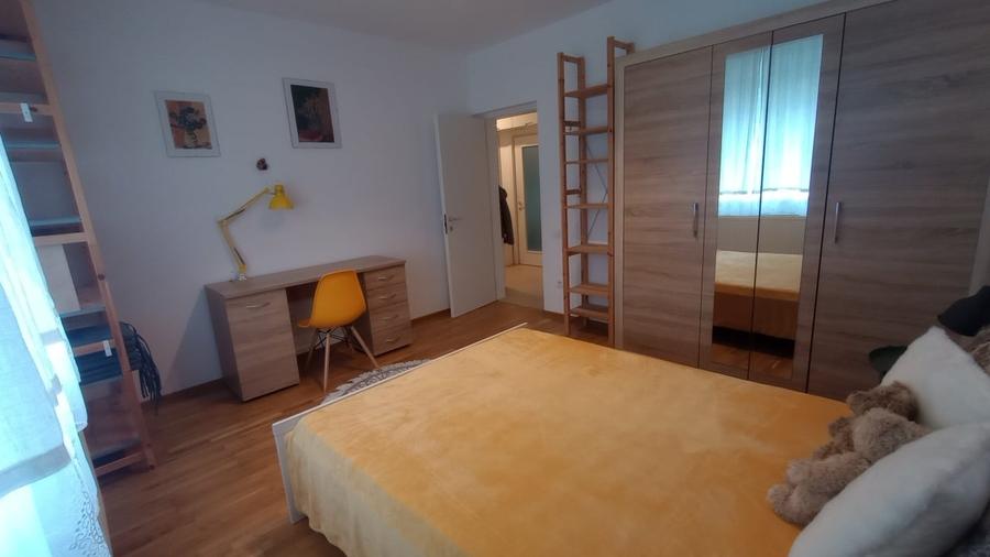 Apartament cu 3 camere decomandat, mobilat în Europa