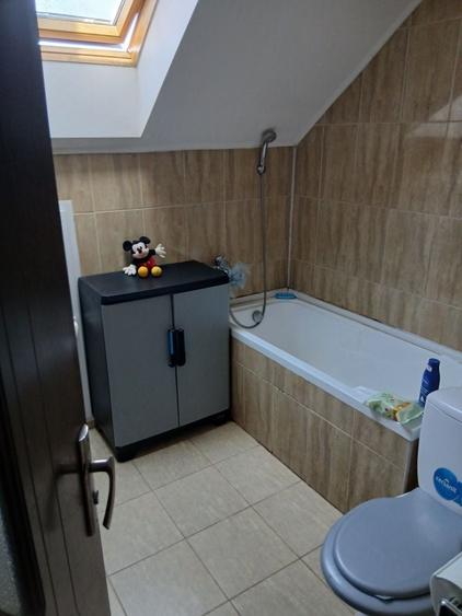 Apartament cu 3 camere decomandat în Popoveni