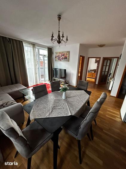 Apartament cu 3 camere semidecomandat în Central