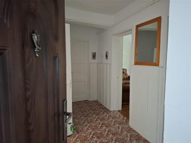 Apartament cu 2 camere decomandat în George Enescu