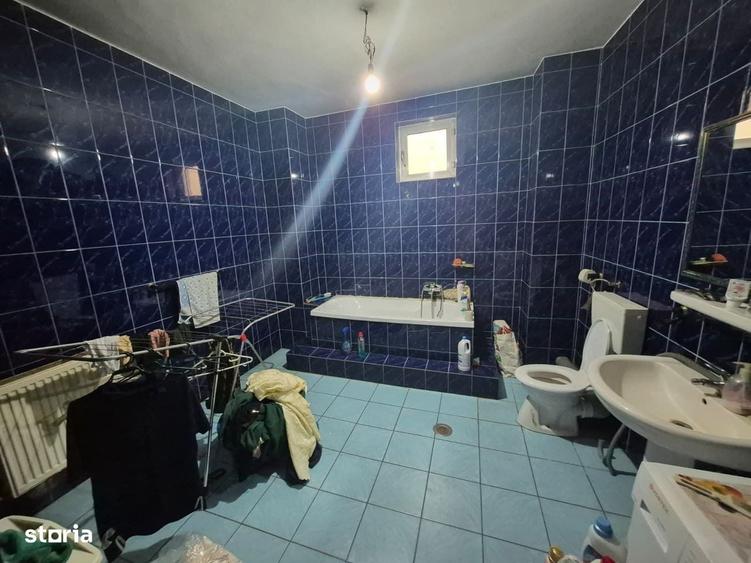 Casă cu 4 camere cu Teren 250 Mp în Colentina