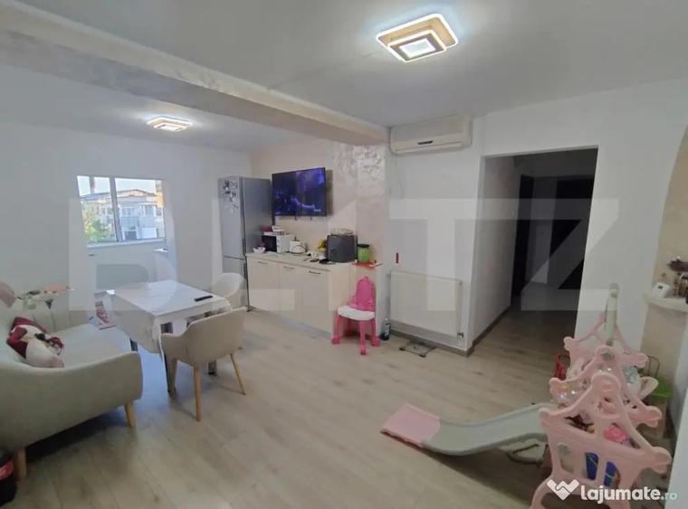 Apartament cu 3 camere decomandat în 1 Mai