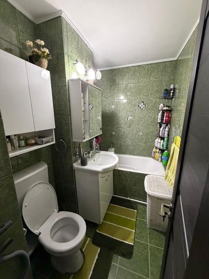 Apartament cu 3 camere decomandat în Berca