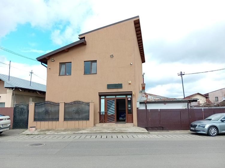 Spațiu comercial, de 300 mp, în Exterior Sud