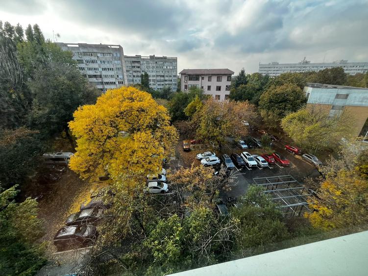 Apartament cu 2 camere decomandat în P-ța Gorjului