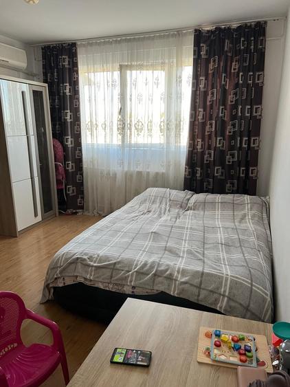 Apartament cu 2 camere nedecomandat în Mihai Bravu