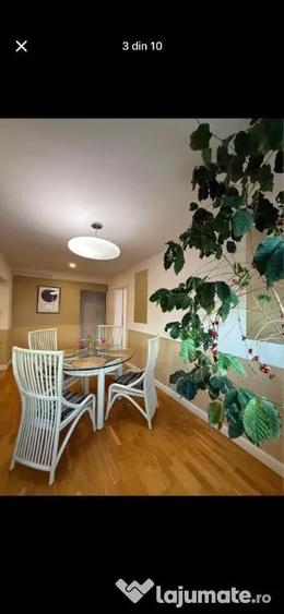 Apartament cu 4 camere decomandat în Calea Moldovei