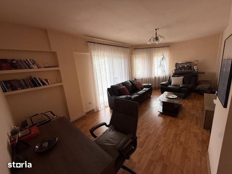 Apartament cu 3 camere în Uric