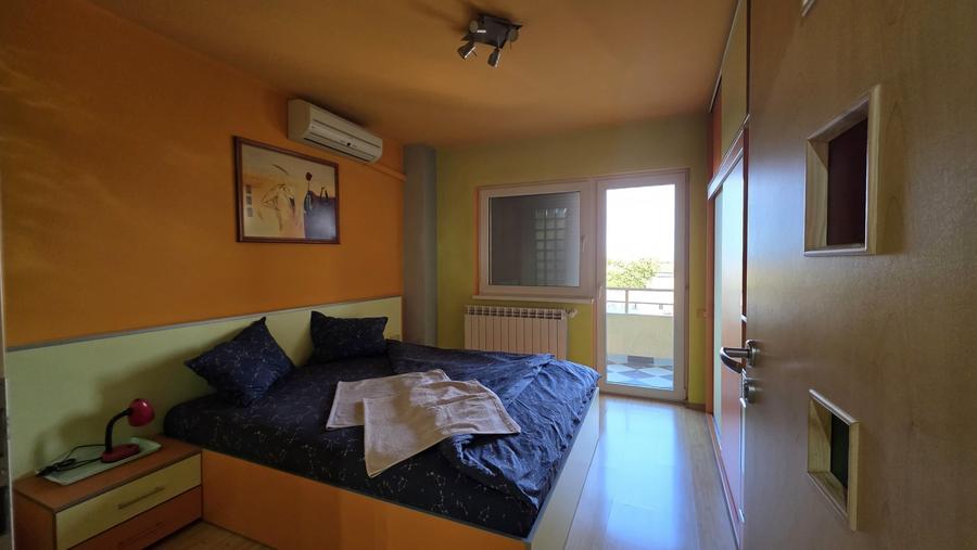 Apartament cu 4 camere decomandat, mobilat în Complex Studențesc