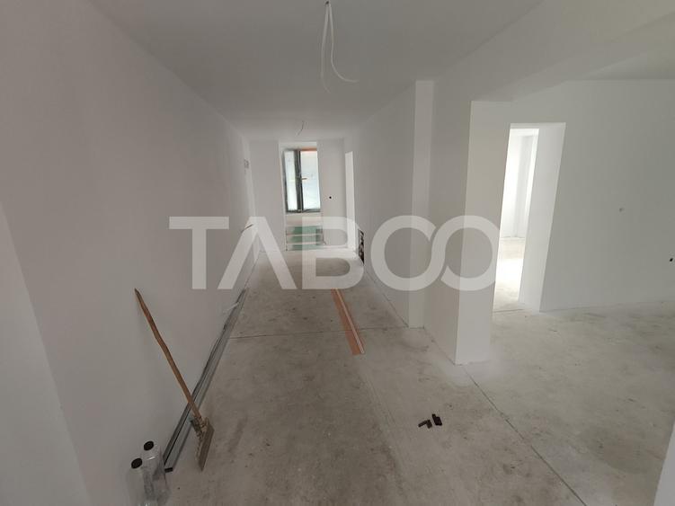 Casă individuală cu 8 camere cu Canalizare în Cisnădioara