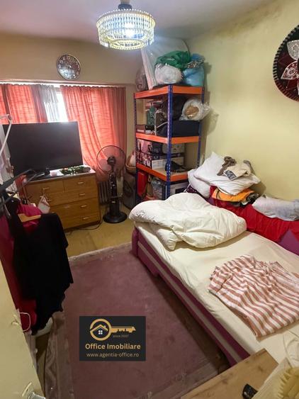 Apartament cu 4 camere decomandat în Traian