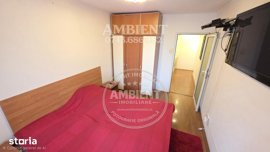 Apartament cu 4 camere decomandat în Est