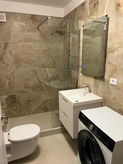 Apartament cu 3 camere semidecomandat în Central