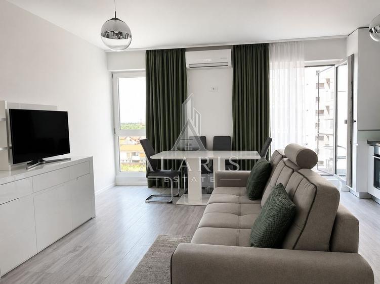 Apartament cu 3 camere semidecomandat, mobilat în Torontalului