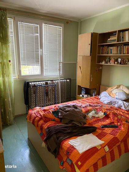 Apartament cu 3 camere decomandat în Valea Oltului