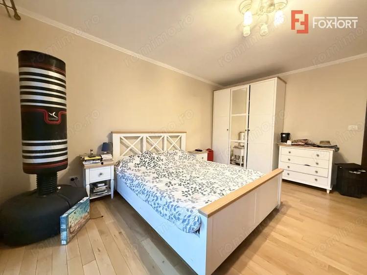 Apartament cu 4 camere semidecomandat, mobilat în Bucovina