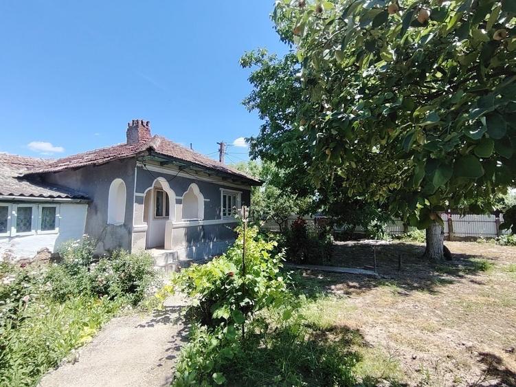 Casă cu 4 camere în Cotorca