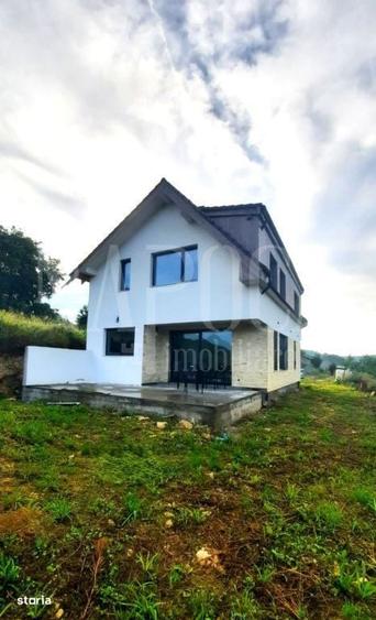 Casă cu 4 camere în Luna