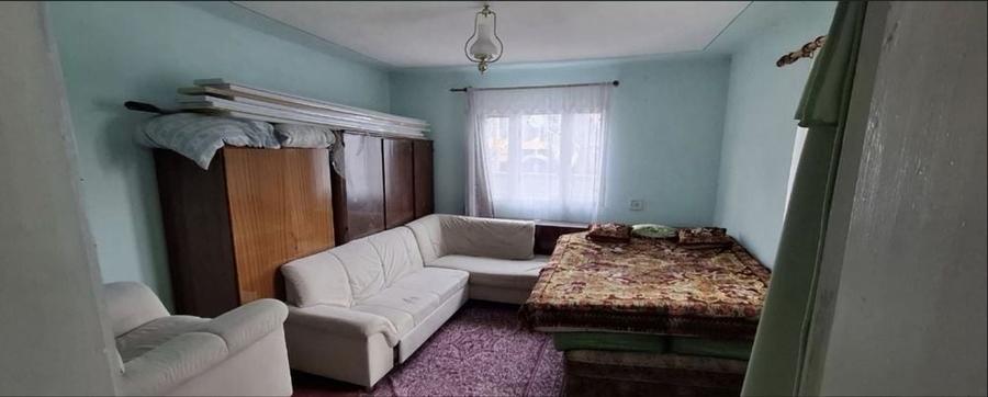 Casă cu 3 camere cu Teren 1600 Mp în Central