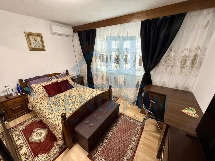 Apartament cu 4 camere decomandat în Craiovița Nouă
