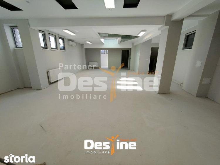 Spațiu comercial, de 470 mp, în Central