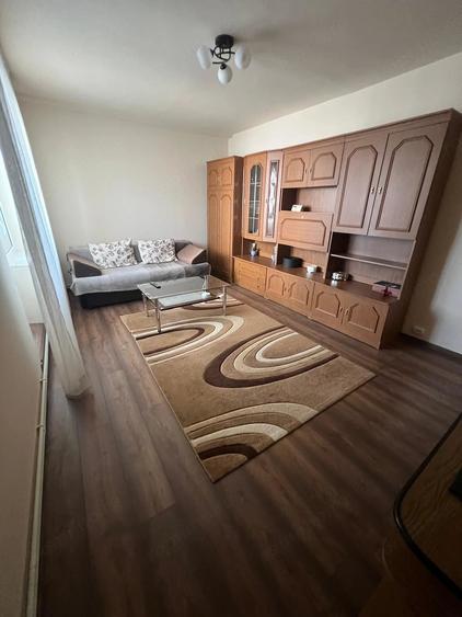 Apartament cu 3 camere de vanzare - 2