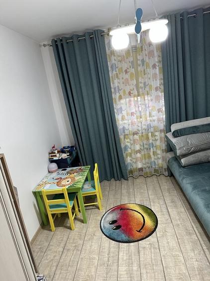Apartament cu 3 camere decomandat în Exterior Vest