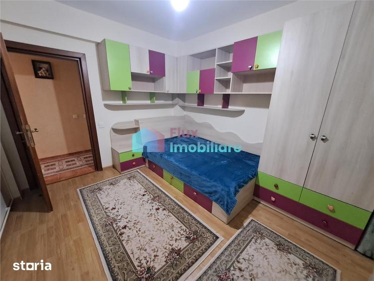 Apartament cu 4 camere decomandat în George Enescu