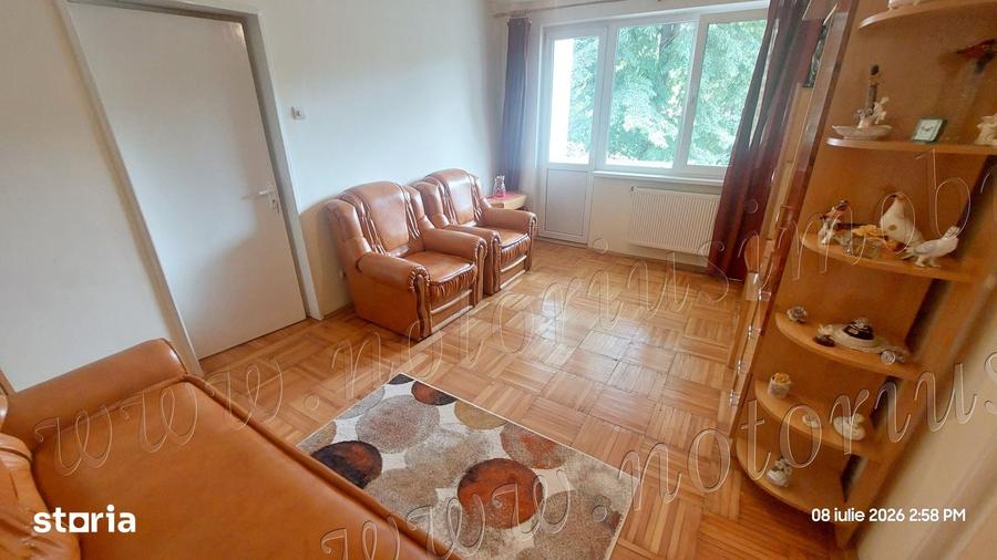 Apartament cu 3 camere semidecomandat în Est