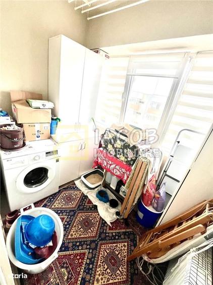 Apartament cu 3 camere semidecomandat, mobilat în Nord