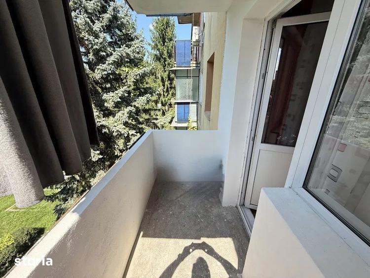 Apartament cu 3 camere semidecomandat în Dâmbu Pietros