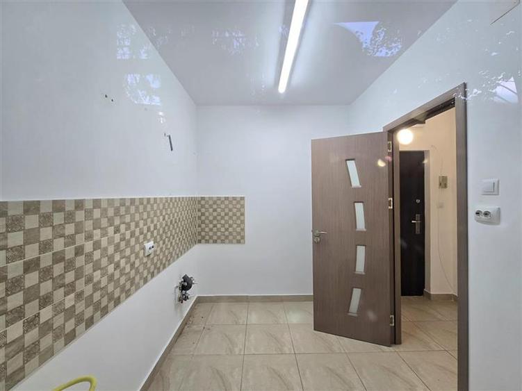 Apartament cu 2 camere semidecomandat în 1 Mai