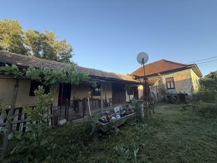 Casă cu 4 camere în Dobra