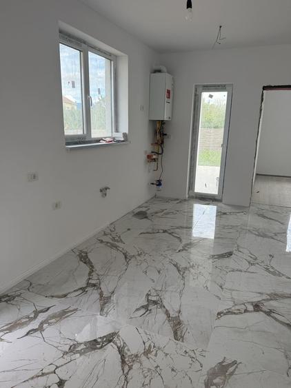 Casă cu 3 camere în Uliuc