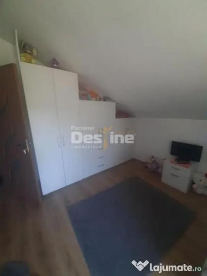 Casă cu 5 camere cu Teren 1675 Mp în Josani