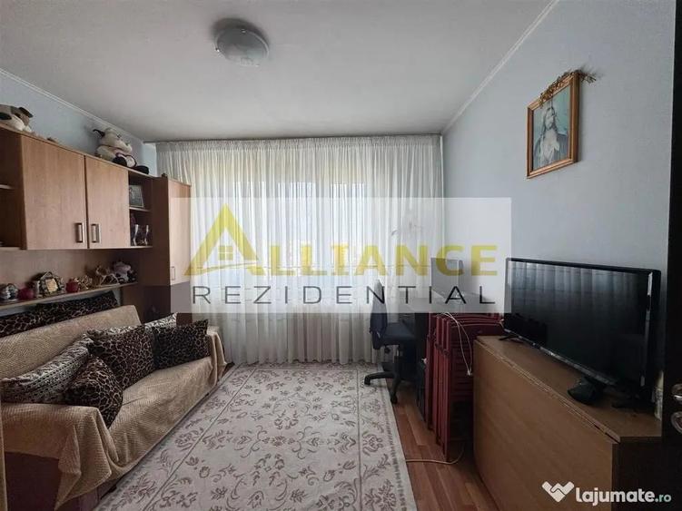 Apartament cu 3 camere decomandat în Măgurele