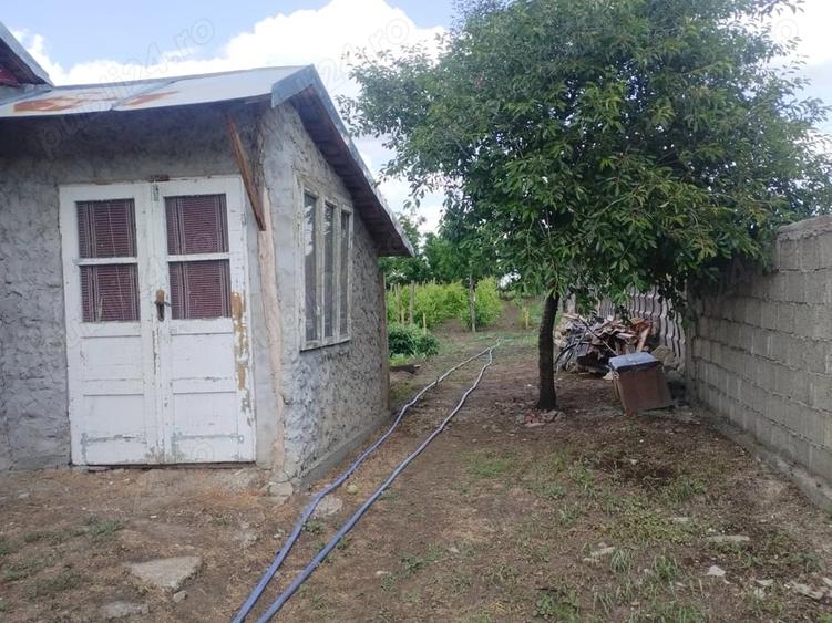 Casă cu 4 camere cu Teren 1600 Mp în Central