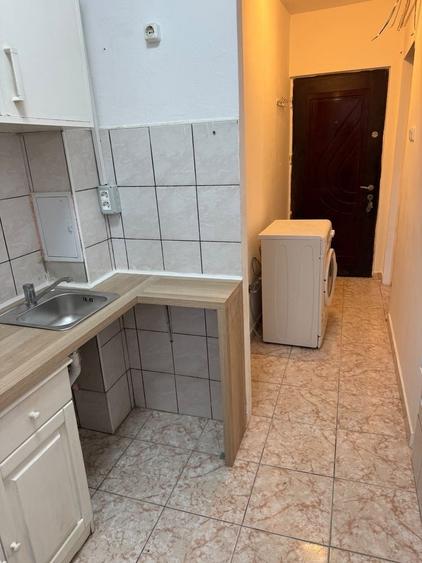 Garsonieră decomandată în Complex Studențesc