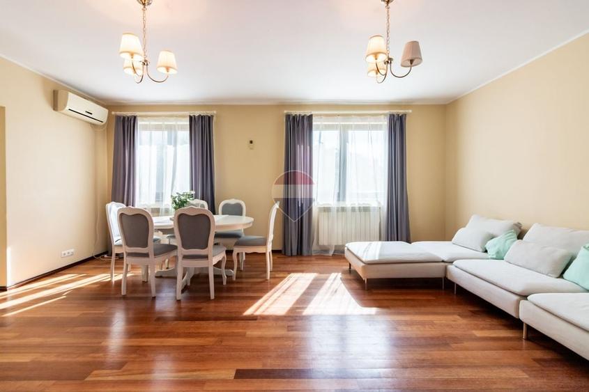 Apartament cu 3 camere semidecomandat, mobilat în Sisești
