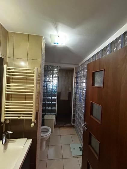 Apartament cu 2 camere decomandat, mobilat în Sinaia