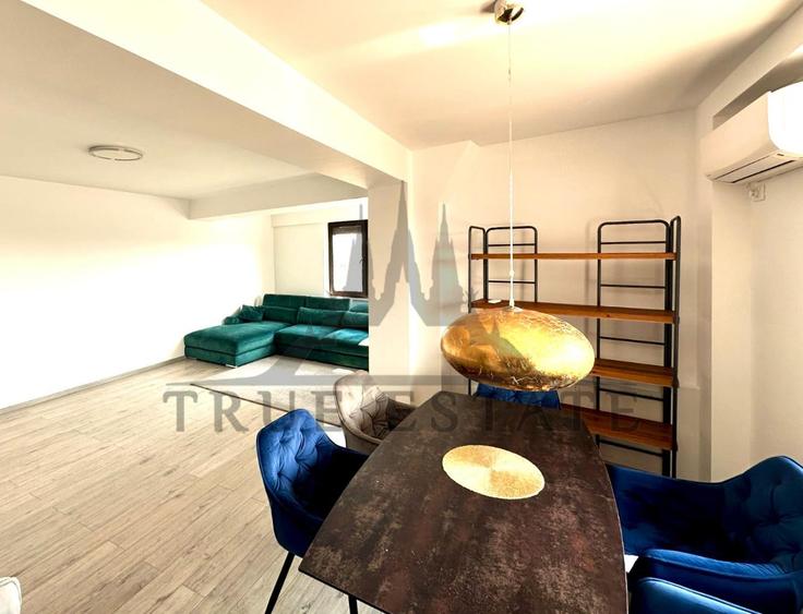 Penthouse cu 3 camere decomandat, mobilat în Matei Voievod
