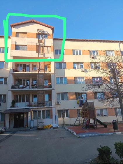 Apartament cu 4 camere nedecomandat în Central