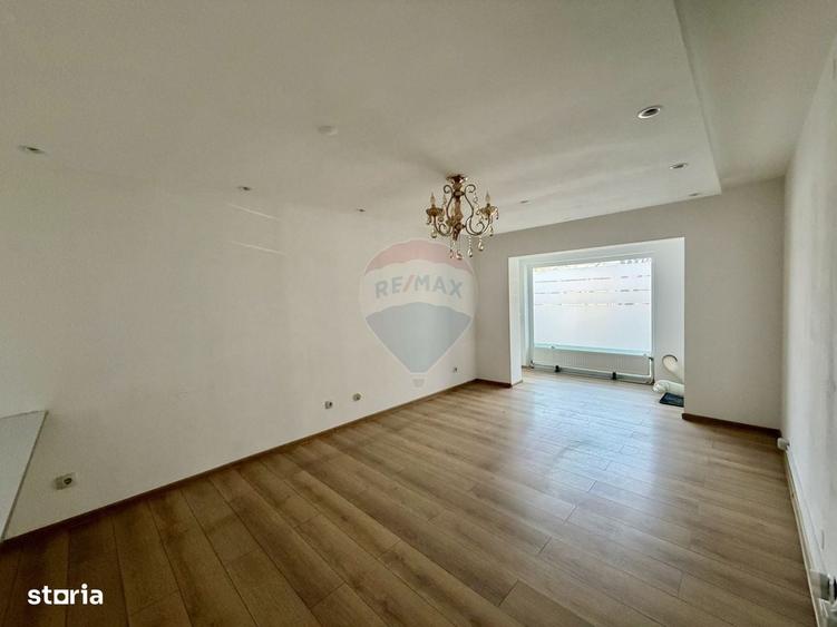 Spațiu comercial, de 100 mp, în Central