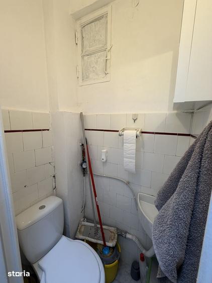 Apartament cu 3 camere semidecomandat în Gara de Nord