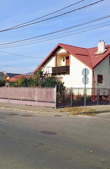 Casă cu 2 camere cu Teren 450 Mp în Bereasca