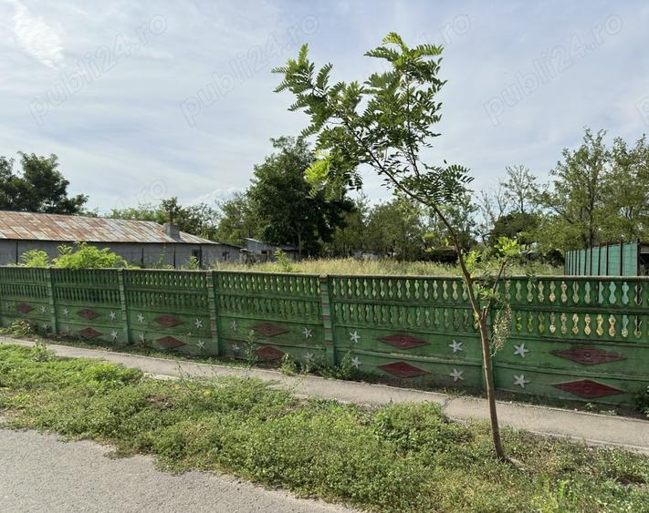 Teren de 1000 mp, în Plopu